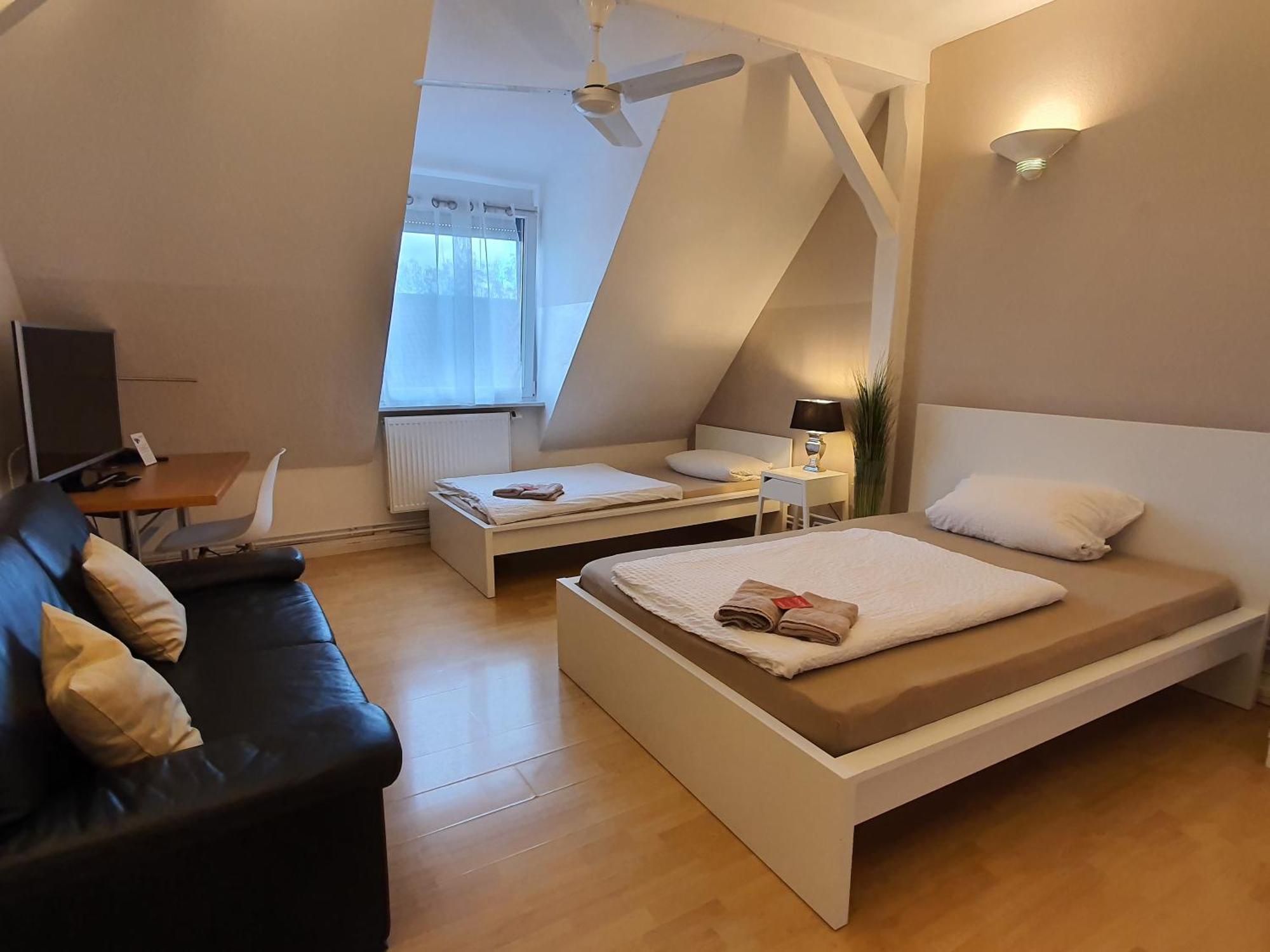 Colodging Mannheim - Private Rooms & Kitchen Exteriér fotografie
