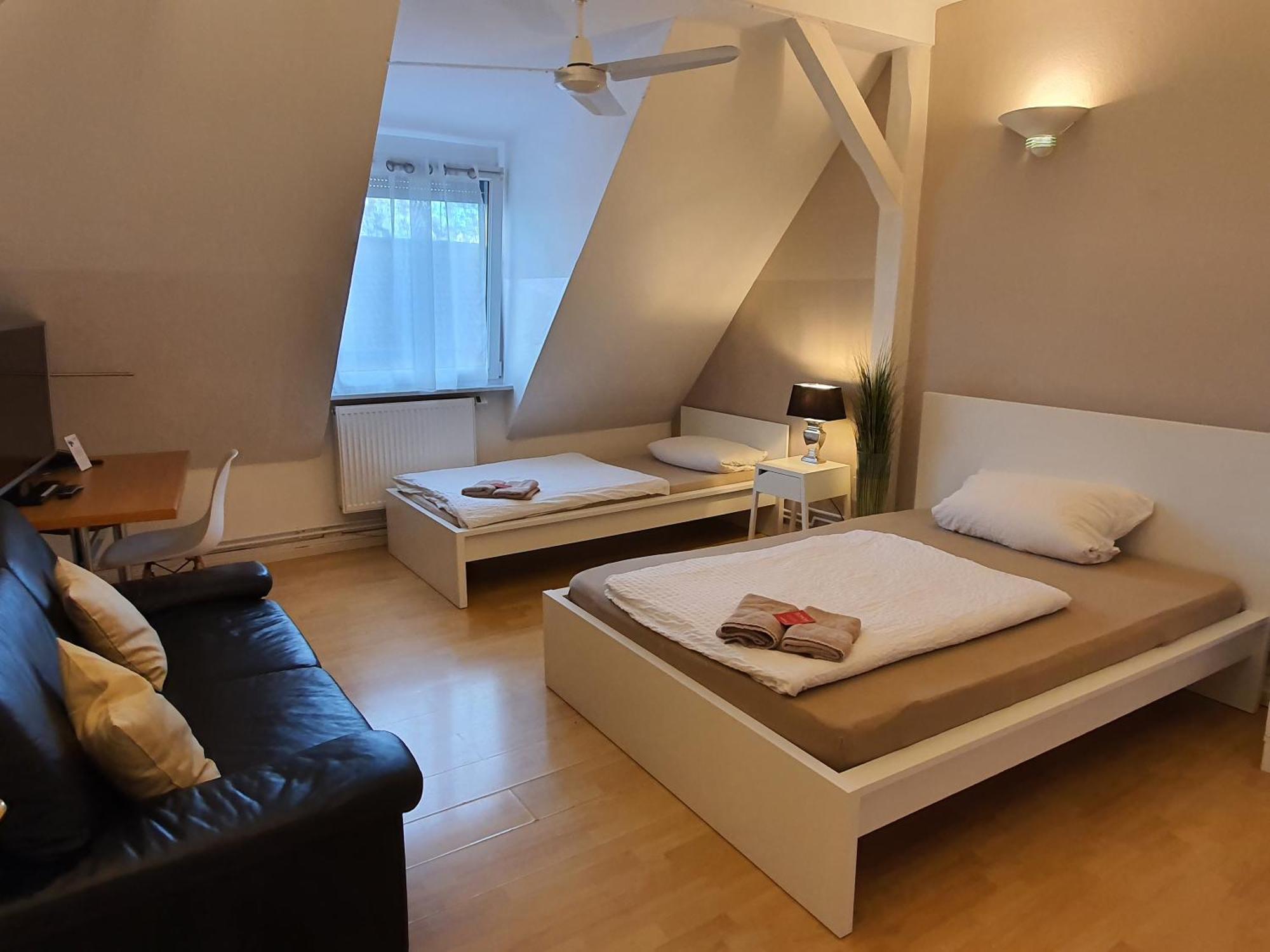 Colodging Mannheim - Private Rooms & Kitchen Exteriér fotografie